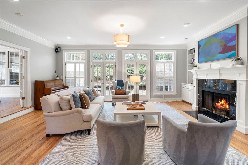 1023 Saint James Crossing NE