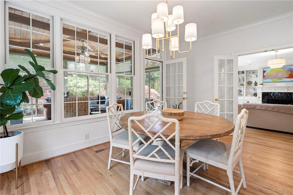 1023 Saint James Crossing NE