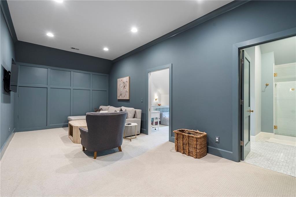 1023 Saint James Crossing NE