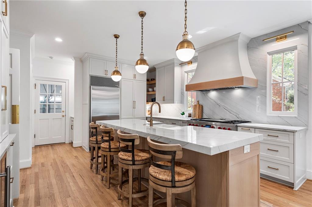 1023 Saint James Crossing NE