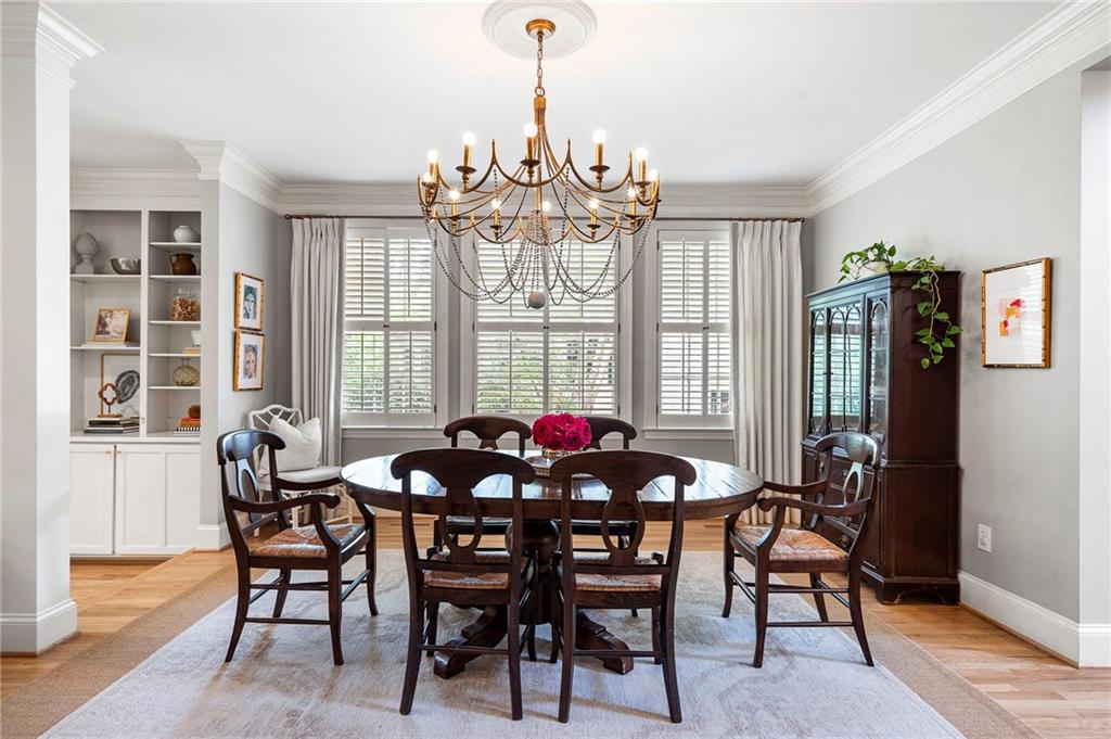 1023 Saint James Crossing NE