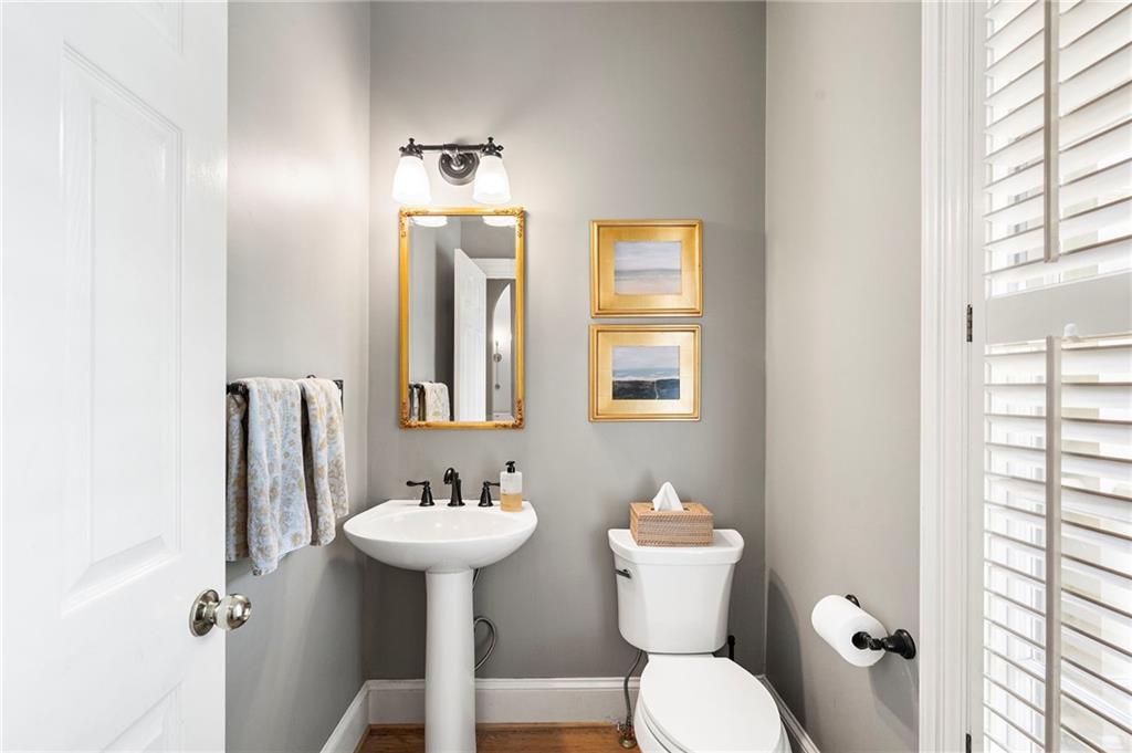 1023 Saint James Crossing NE