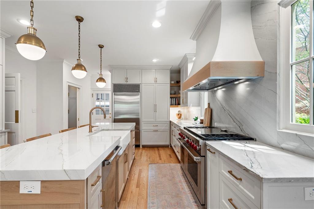 1023 Saint James Crossing NE