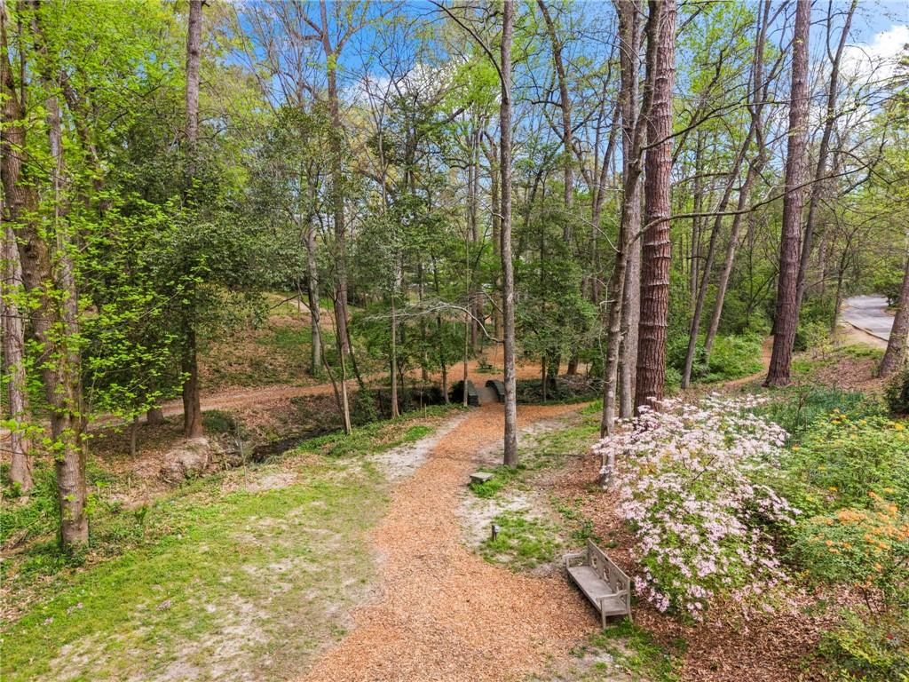 332 Brentwood Drive NE