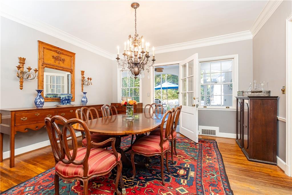 332 Brentwood Drive NE