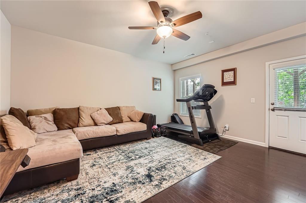 2433 Santa Rosa Street