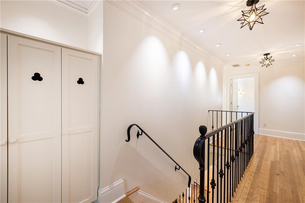 11 Park Circle NE