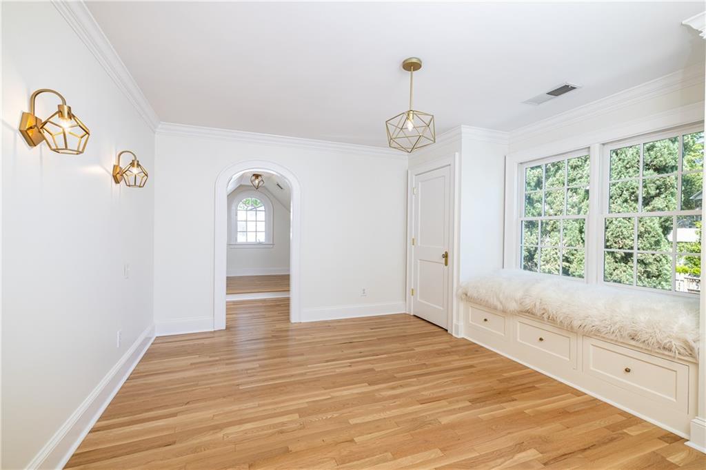 11 Park Circle NE