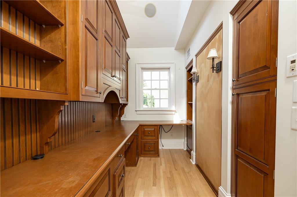 11 Park Circle NE