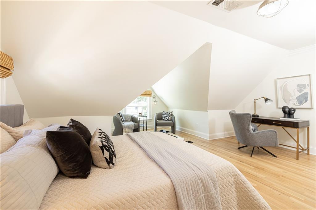 11 Park Circle NE