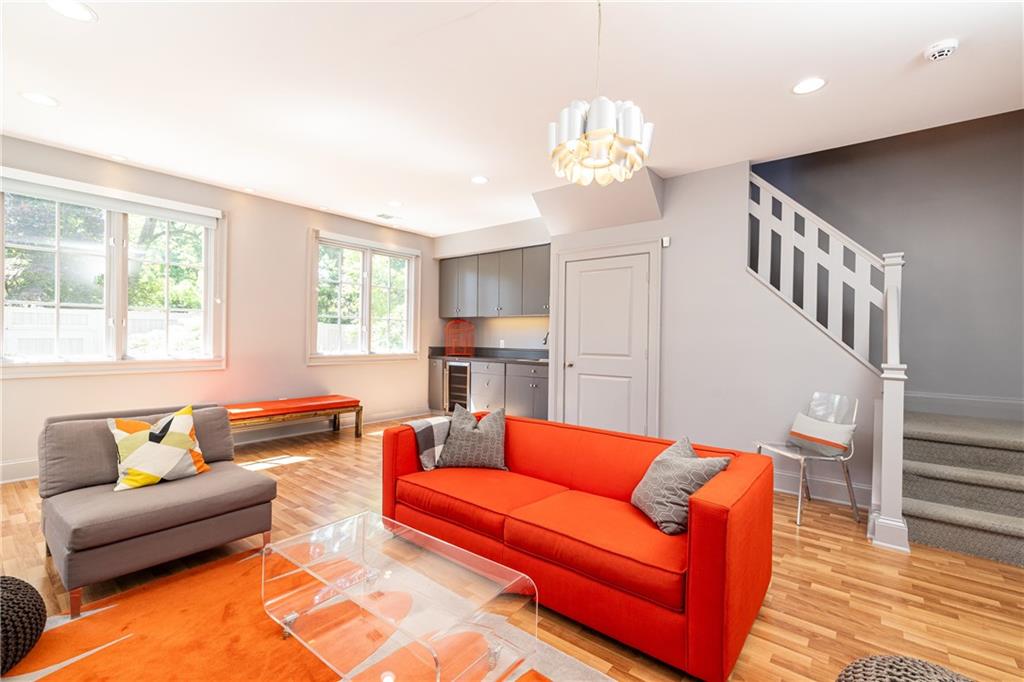 11 Park Circle NE