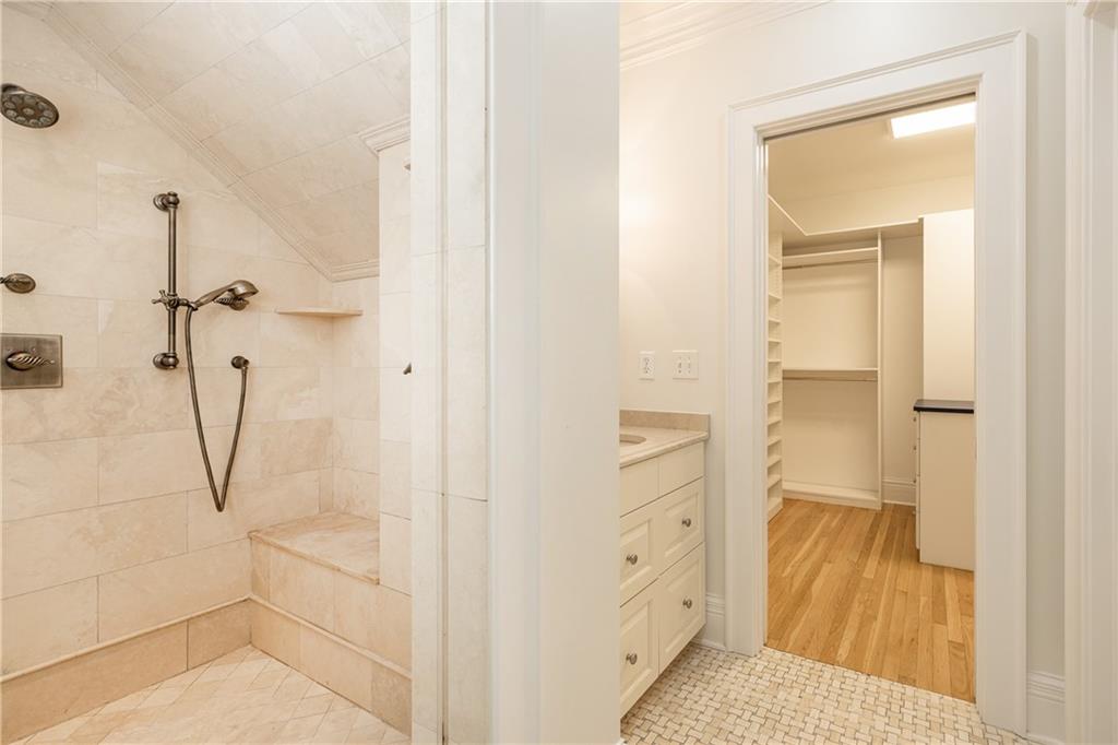 11 Park Circle NE