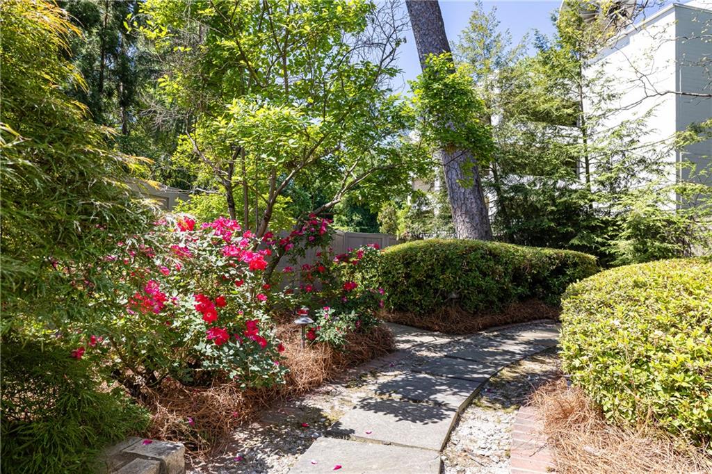 11 Park Circle NE