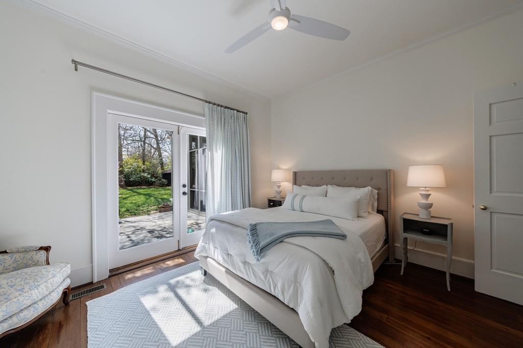 241 Lakeview Avenue NE