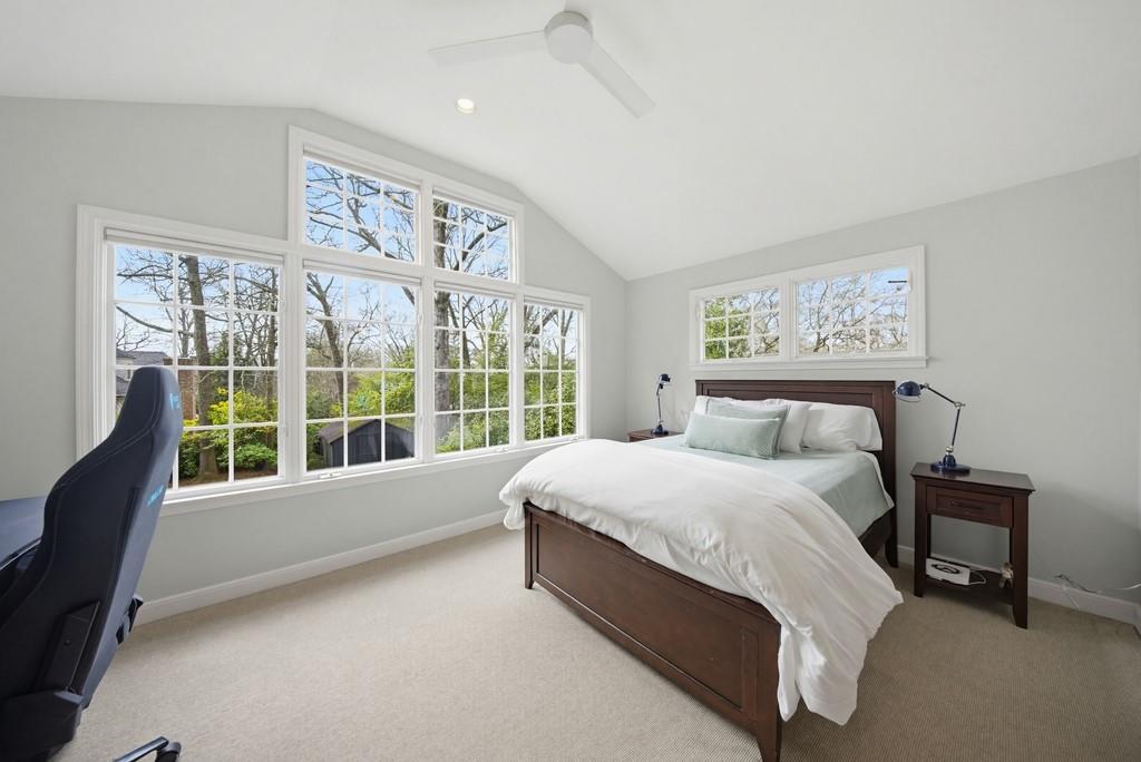 241 Lakeview Avenue NE