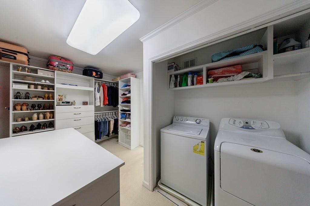 241 Lakeview Avenue NE