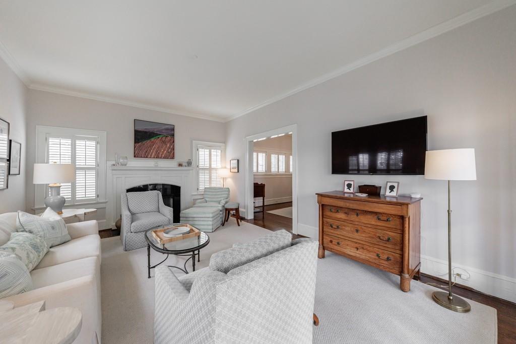 241 Lakeview Avenue NE