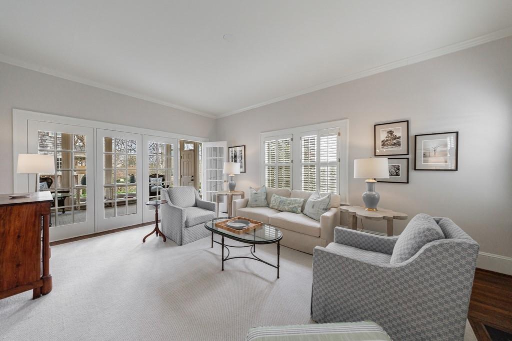 241 Lakeview Avenue NE