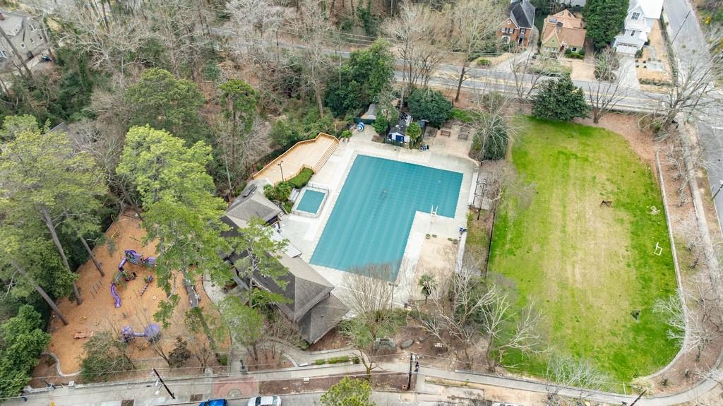 241 Lakeview Avenue NE