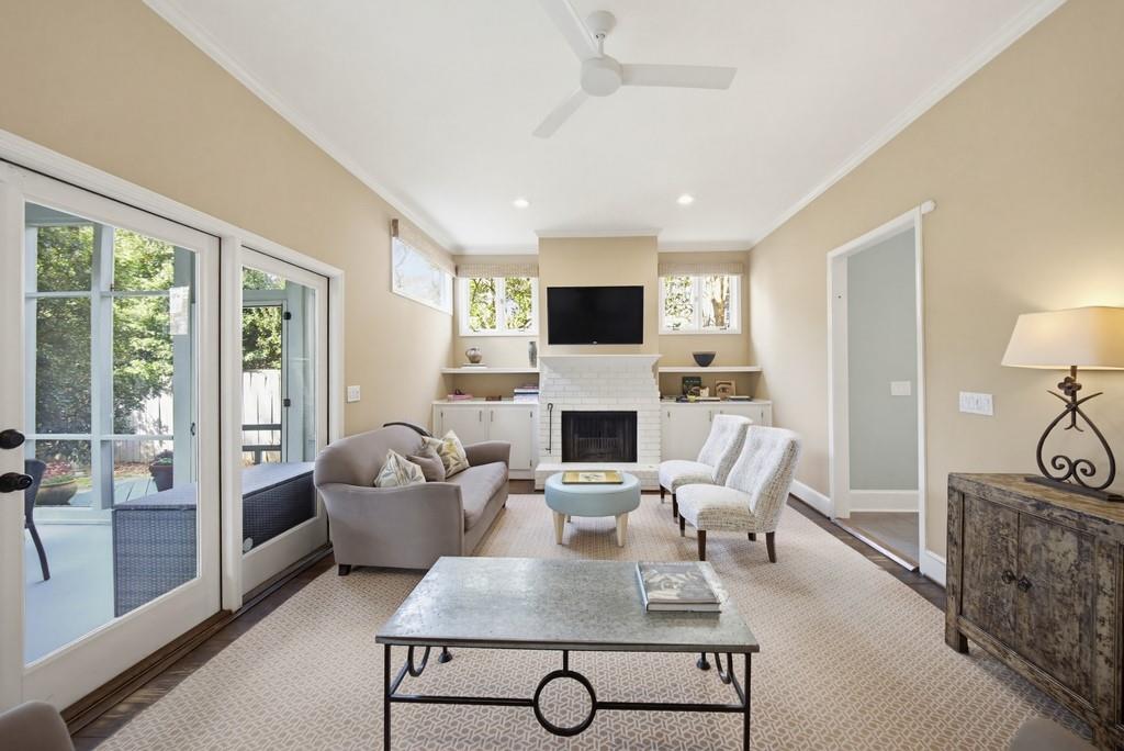 241 Lakeview Avenue NE