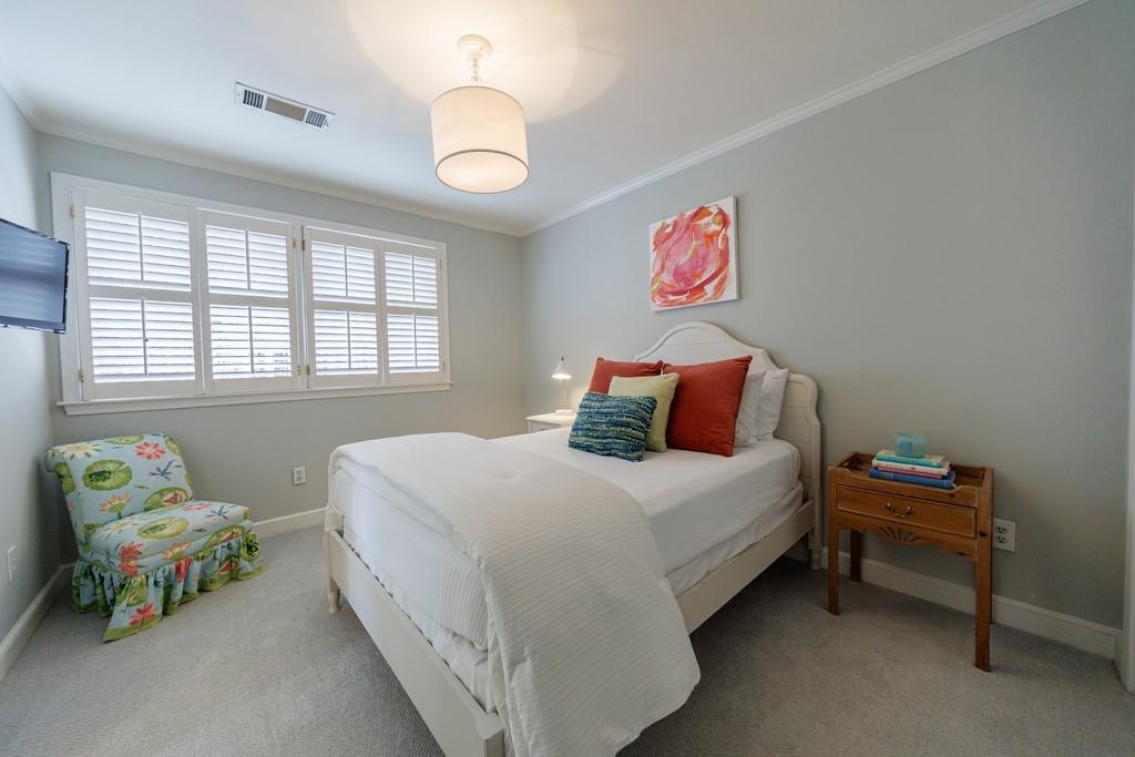 241 Lakeview Avenue NE