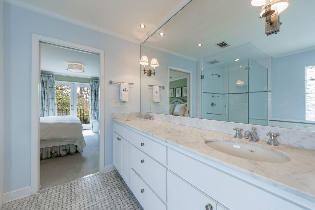 241 Lakeview Avenue NE