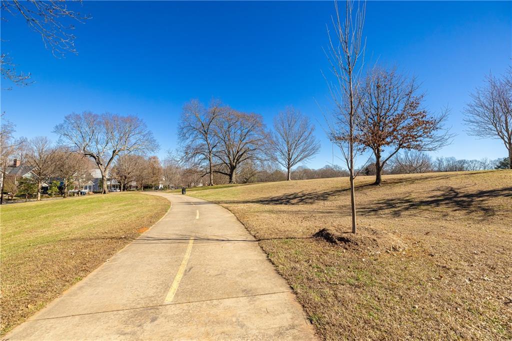 602 Moreland Avenue NE