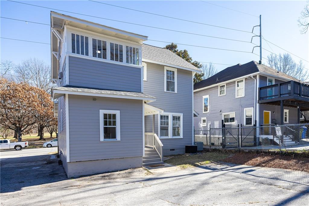 602 Moreland Avenue NE