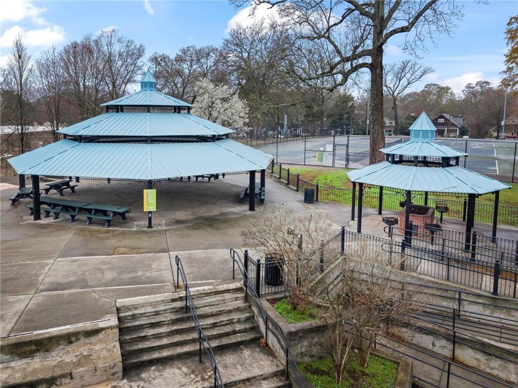 215 Flora Avenue NE Unit A