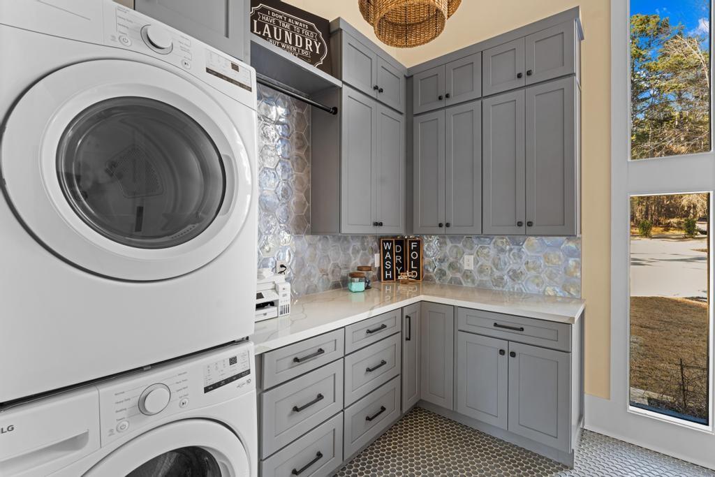 298 W River Bend Drive