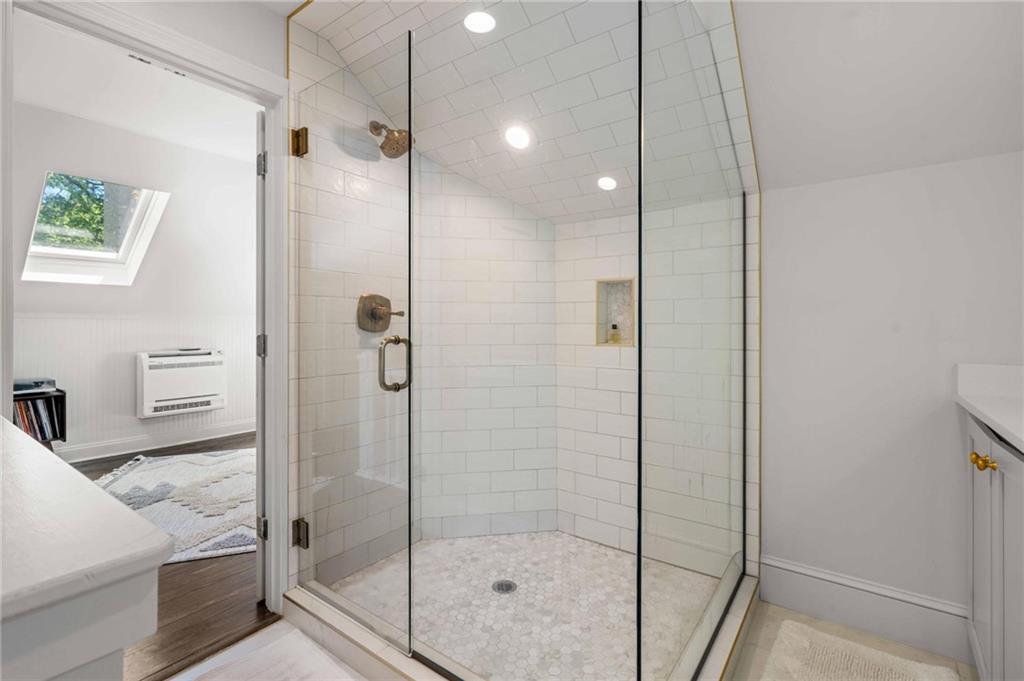 2138 Virginia Place NE