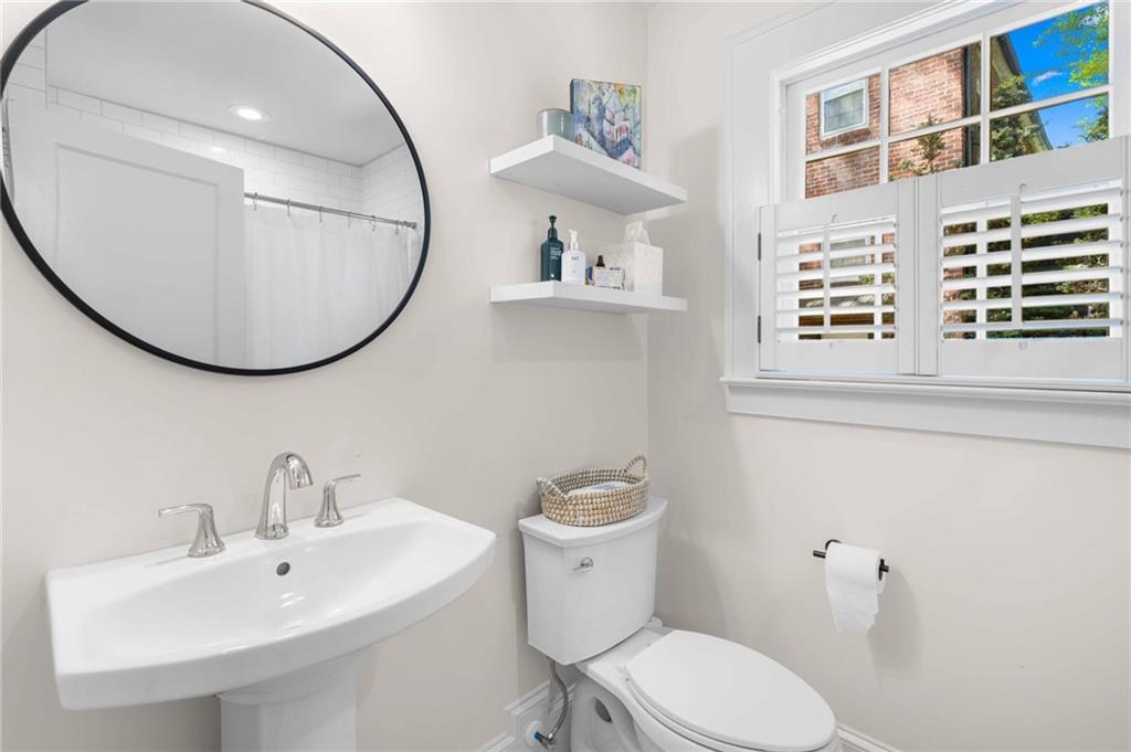 2138 Virginia Place NE