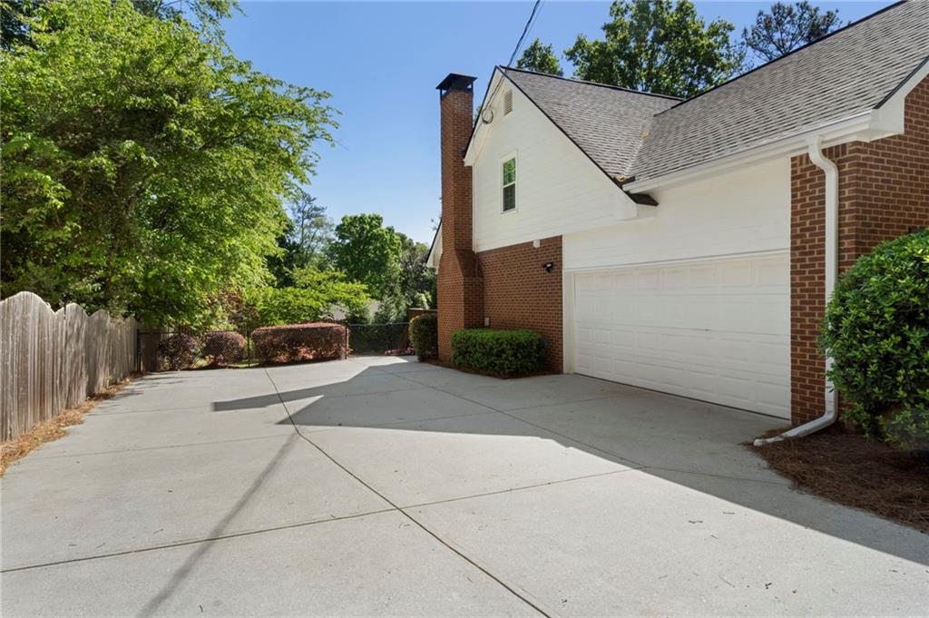 7585 Hunters Woods Drive