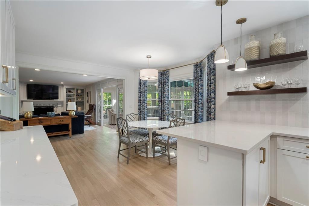 7585 Hunters Woods Drive