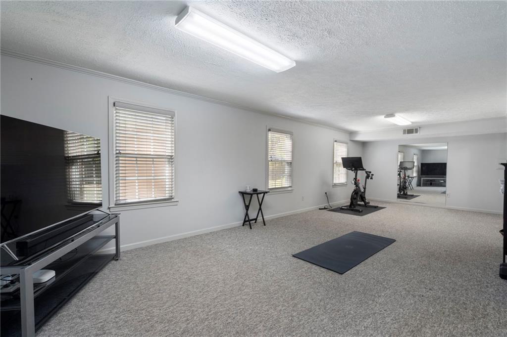 7585 Hunters Woods Drive