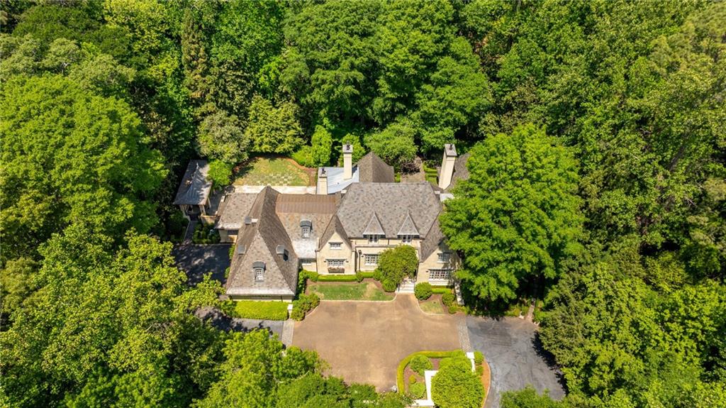 575 Broadland Road NW