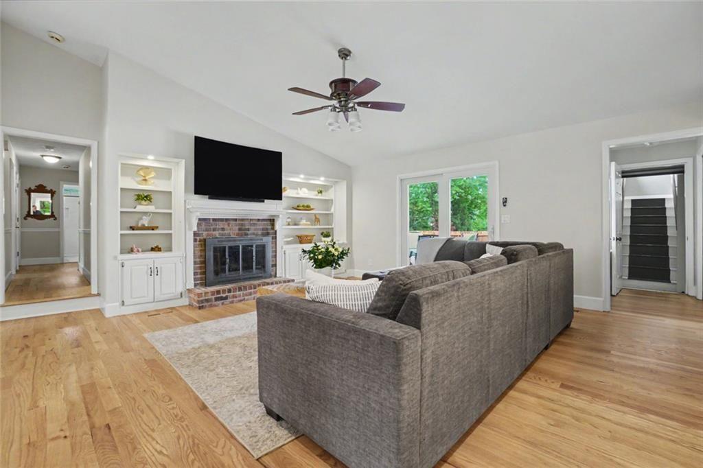 945 Hidden Hollow Drive
