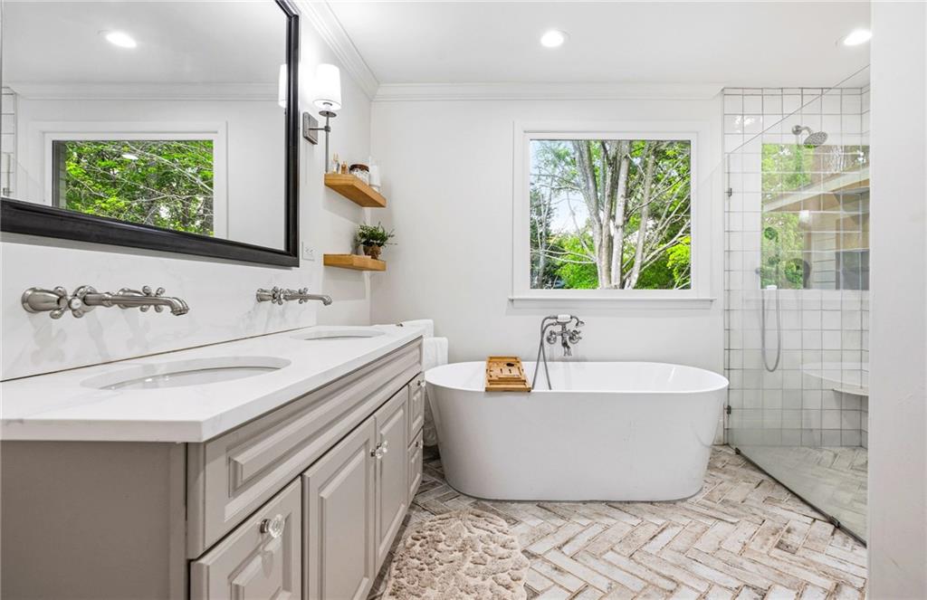 2312 Briarwood Hills Drive NE