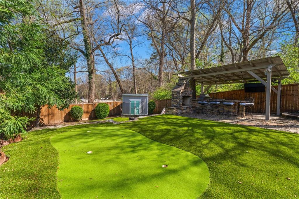 40 Peachtree Hills Avenue NE