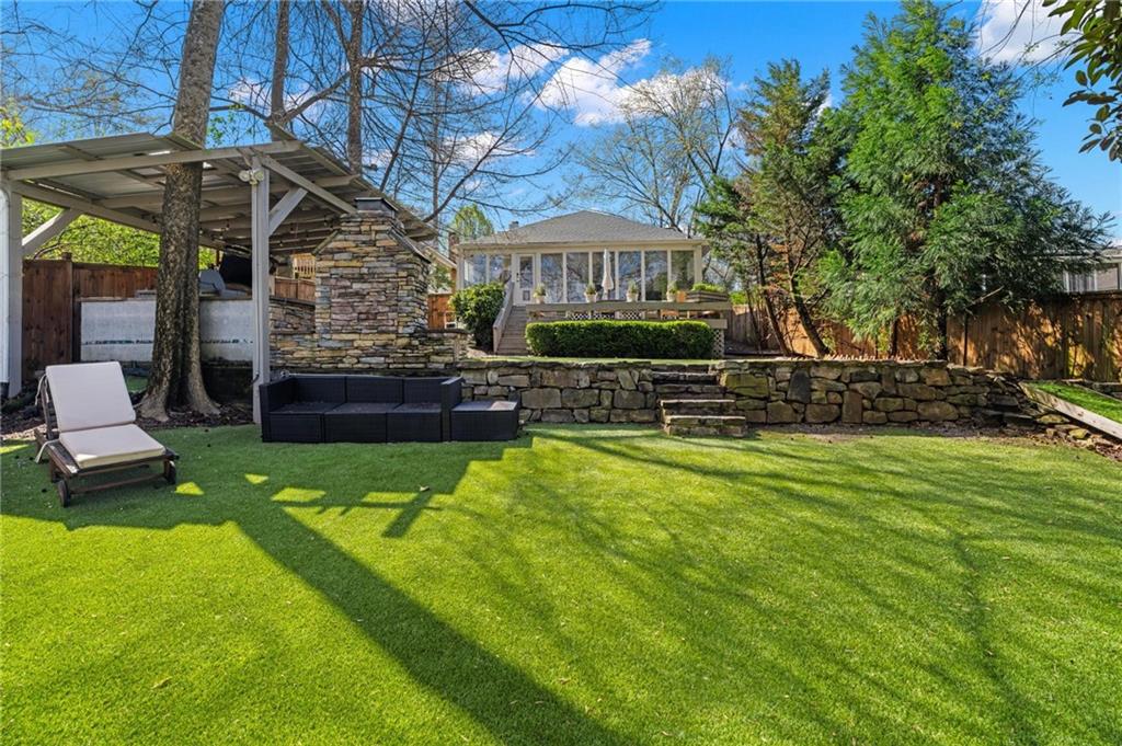 40 Peachtree Hills Avenue NE