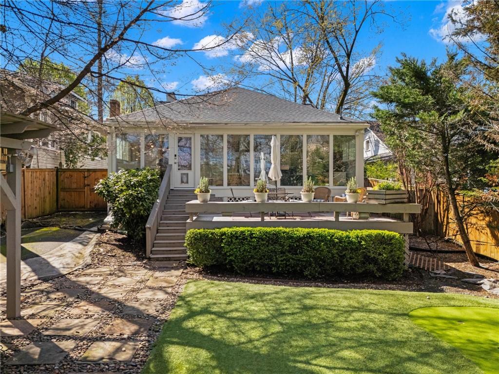 40 Peachtree Hills Avenue NE