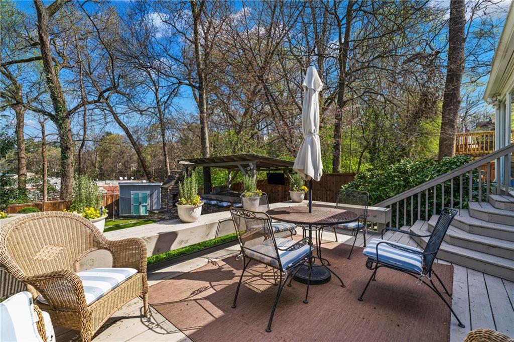 40 Peachtree Hills Avenue NE