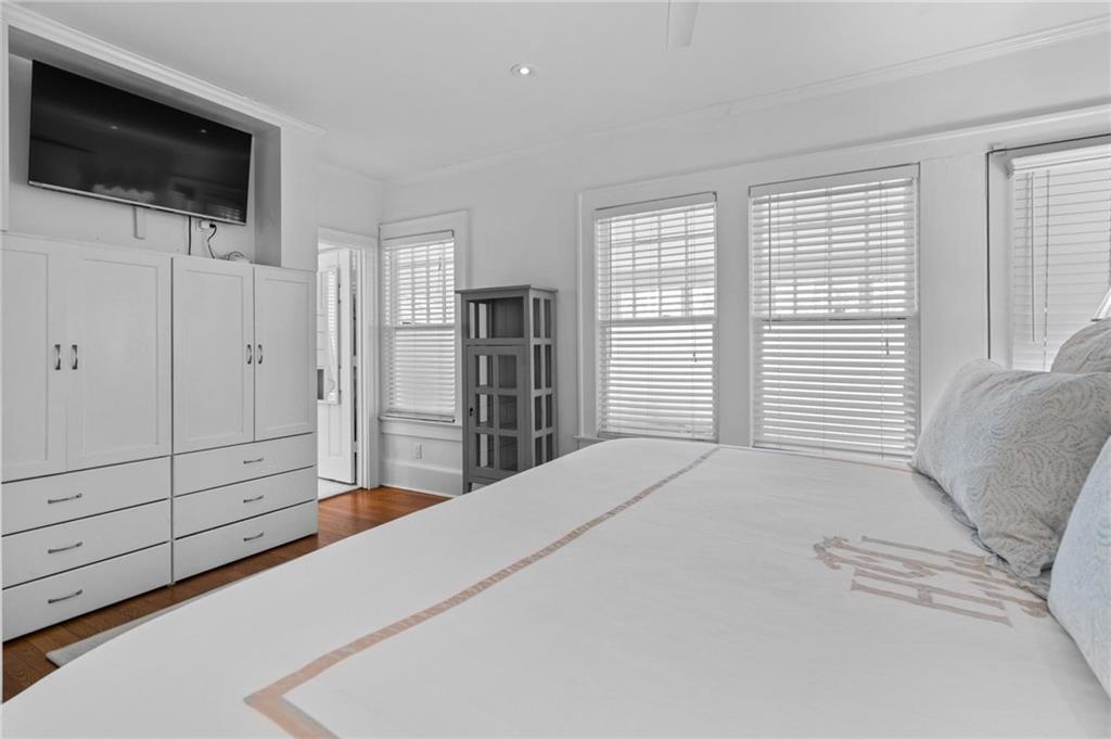 40 Peachtree Hills Avenue NE