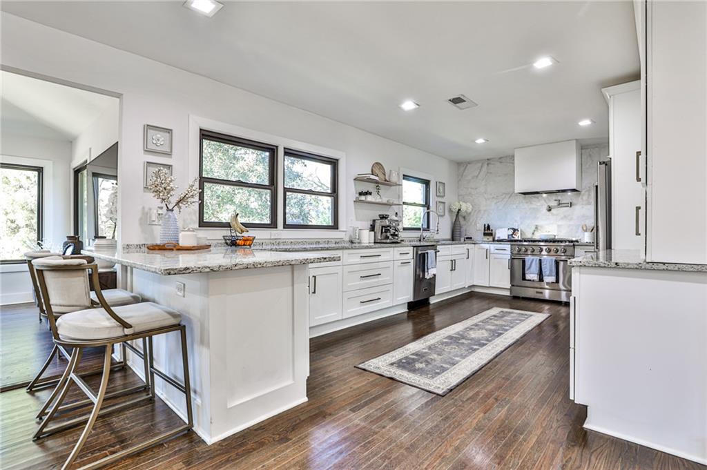 865 Moores Mill Road NW