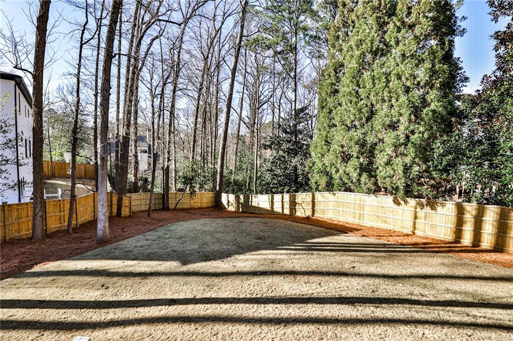 865 Moores Mill Road NW