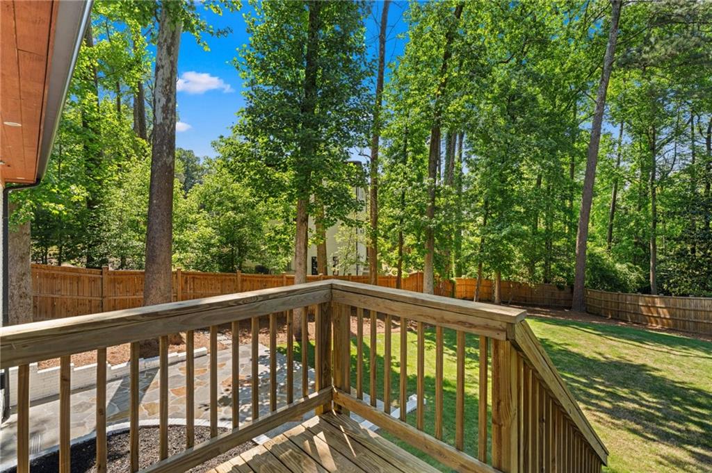 865 Moores Mill Road NW