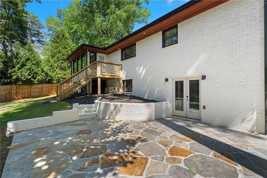 865 Moores Mill Road NW