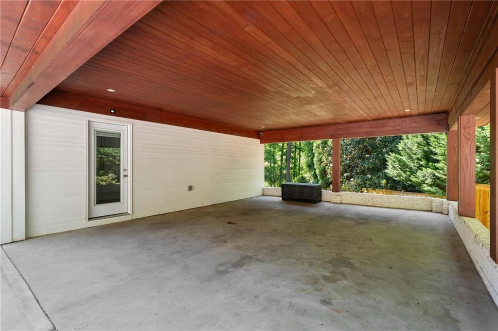 865 Moores Mill Road NW