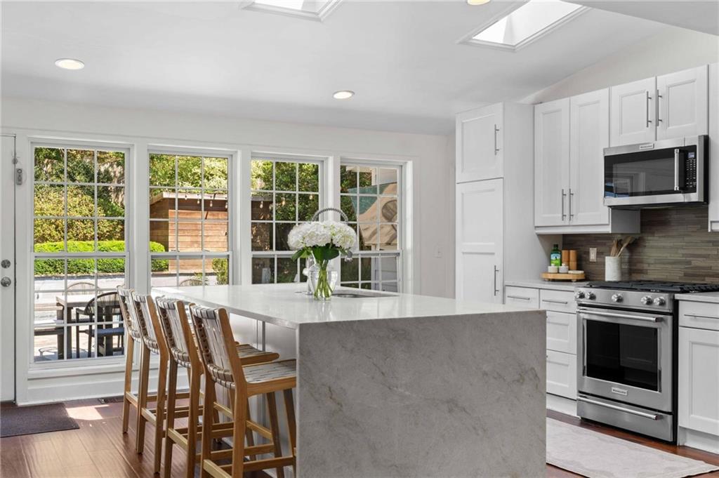 2659 S Bamby Lane NE