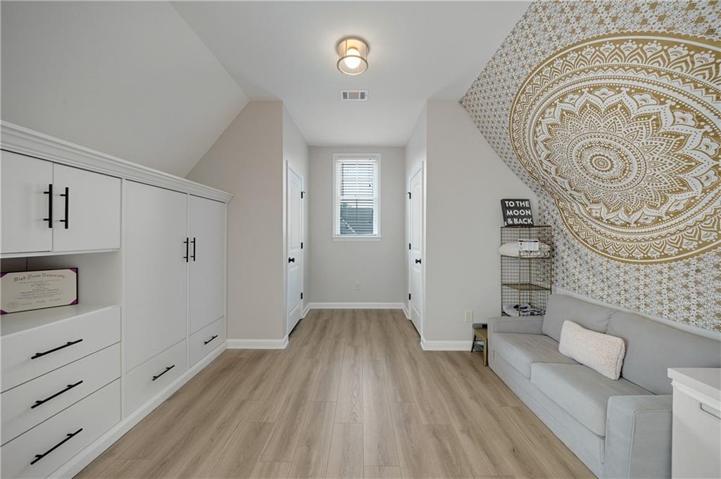 1832 Stone Bridge Way